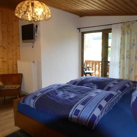 Holzerstube בית הארחה 3*