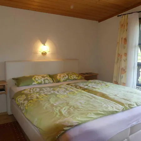Holzerstube 3*
